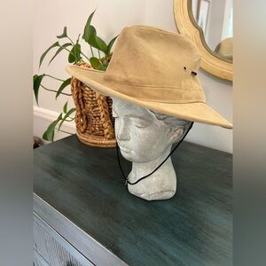 Dorfman Pacific Headwear Men’s large 23” circumference. With chin strap. Khaki